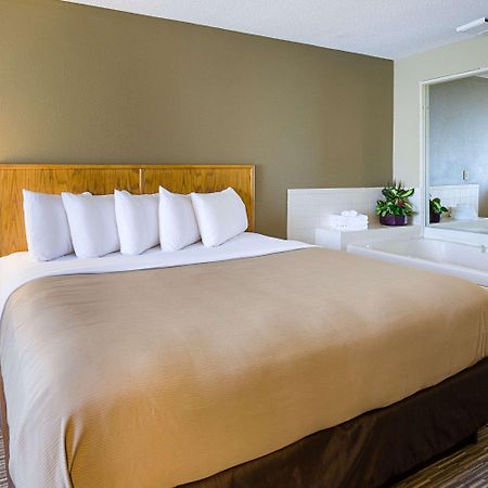 Quality Inn Принстон Экстерьер фото